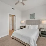 Cs 3206 Elegant 2Br , Pool, Gym, Parking