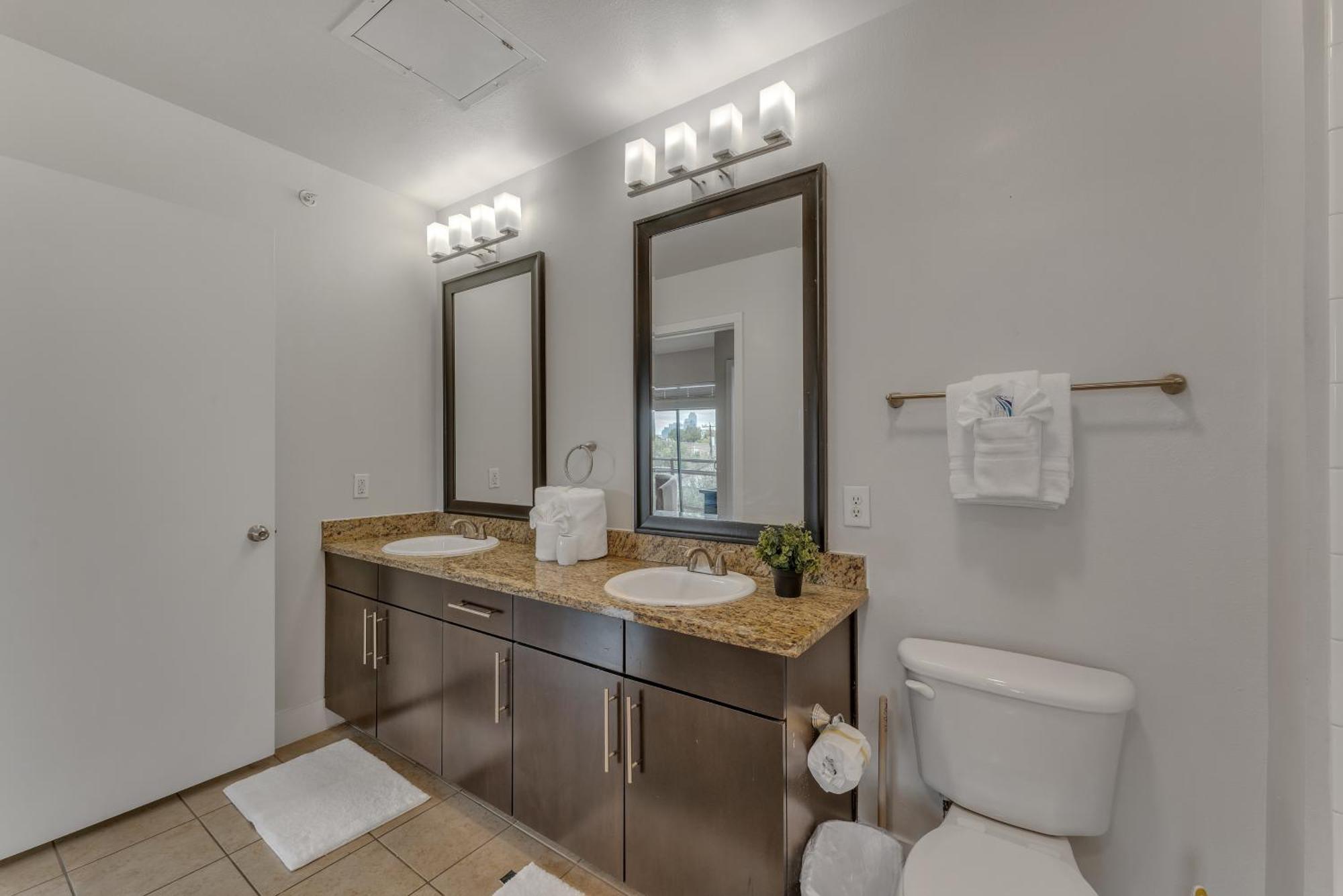 Cs 3206 Elegant 2br , Pool, Gym, Parking *