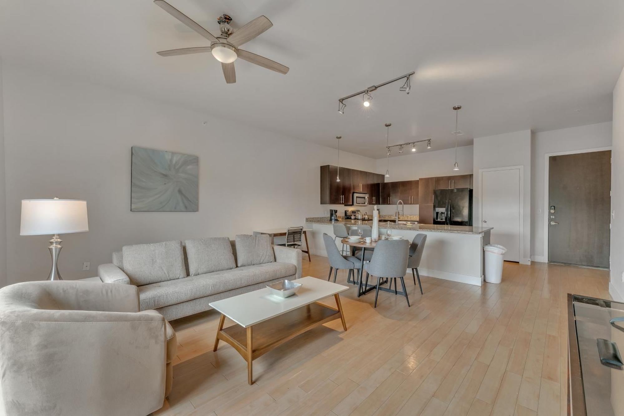 Cs 3206 Elegant 2br , Pool, Gym, Parking * Dallas