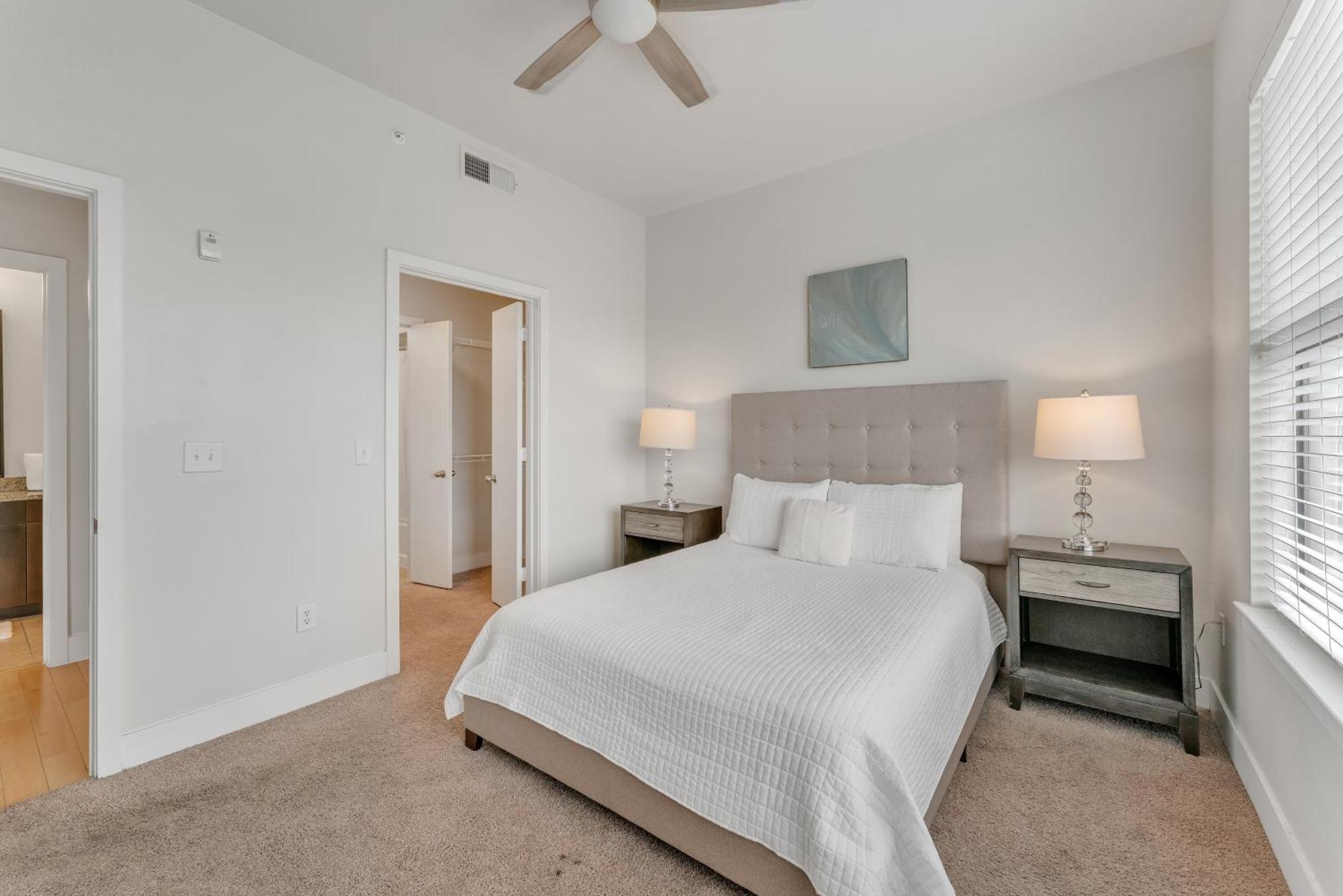 Cs 3206 Elegant 2br , Pool, Gym, Parking Apartment *