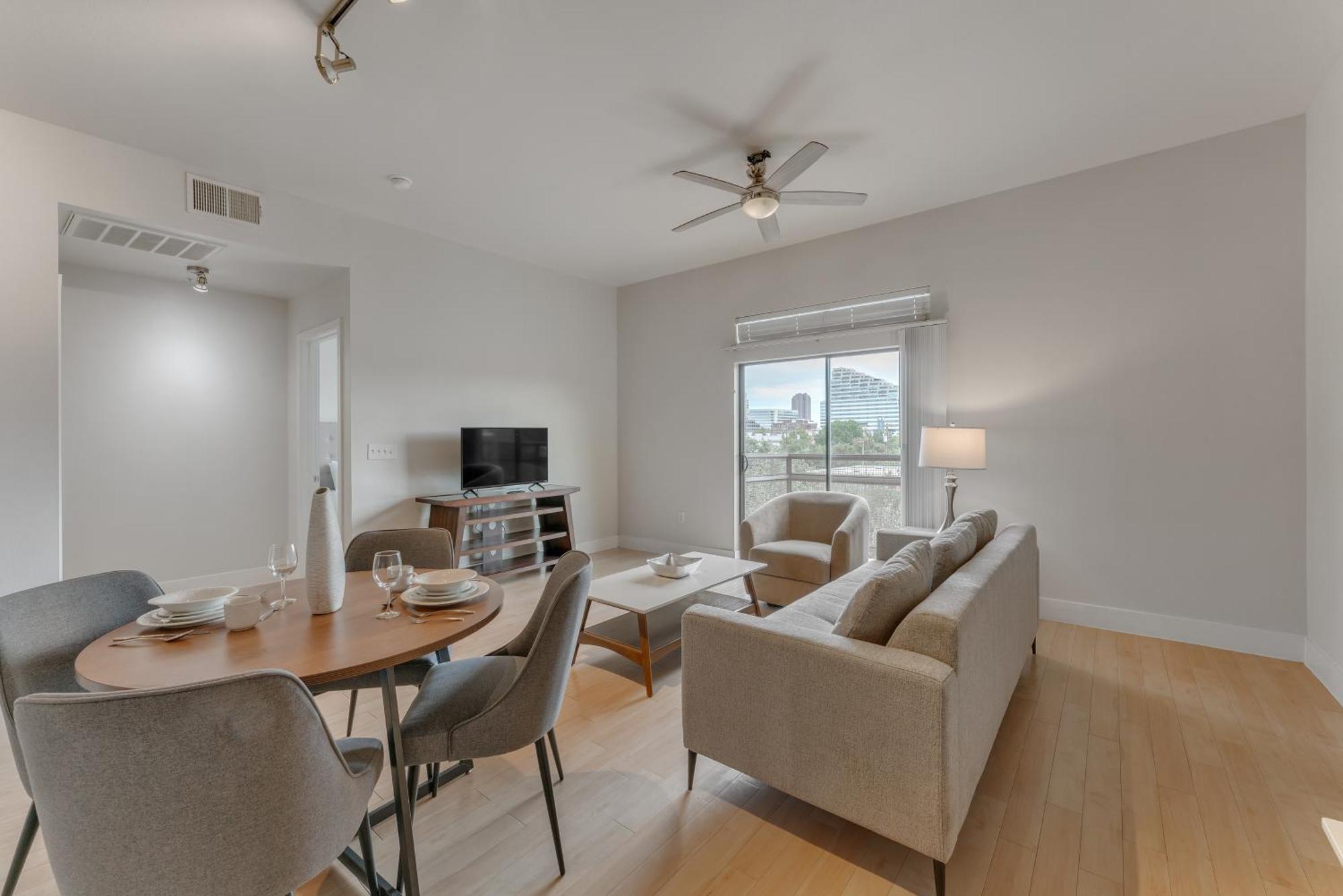 Cs 3206 Elegant 2br , Pool, Gym, Parking