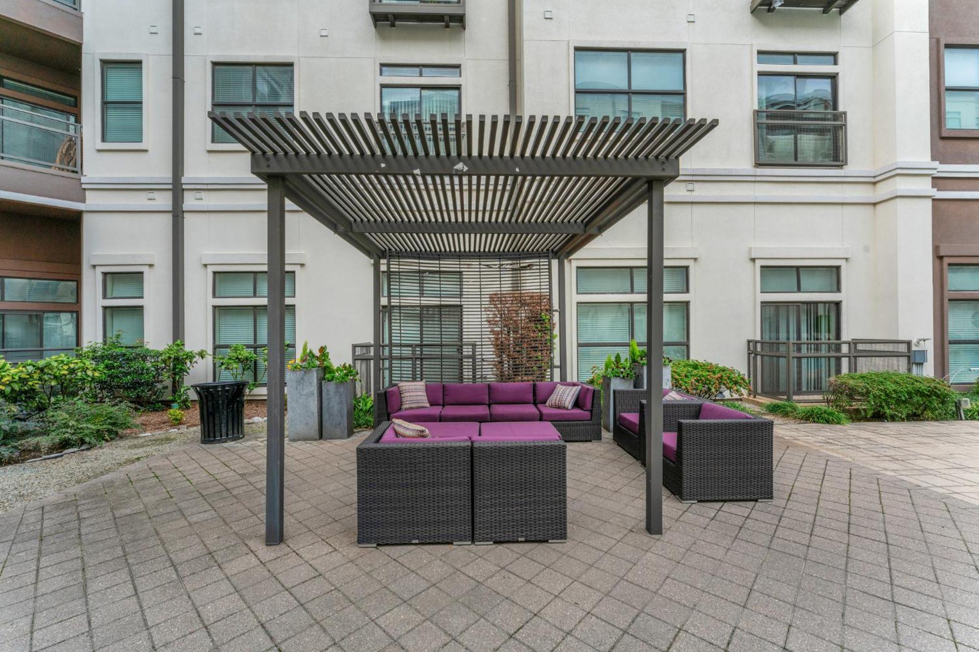 Cs 3206 Elegant 2br , Pool, Gym, Parking * Dallas