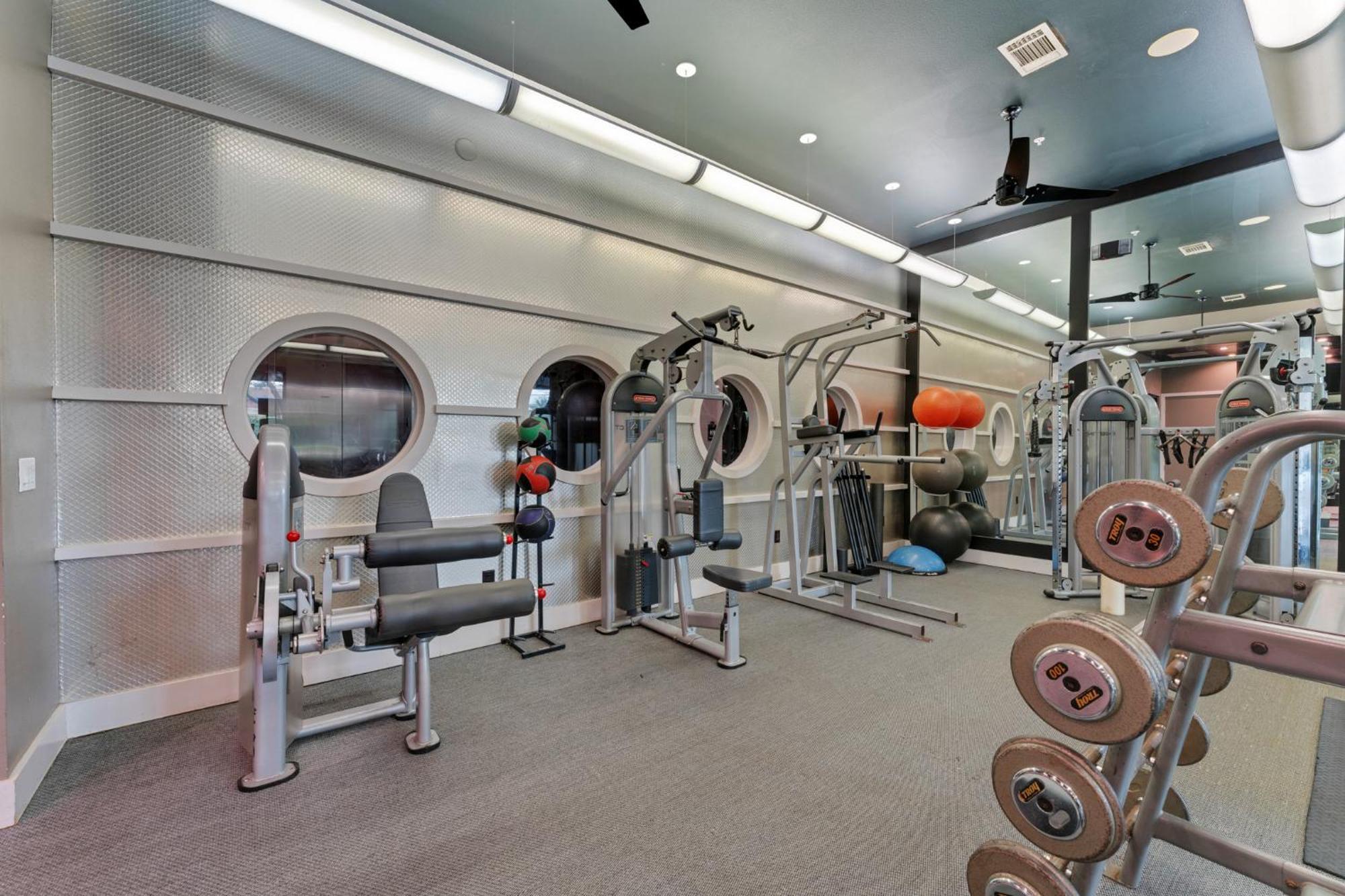 Apartment Cs 3206 Elegant 2br , Pool, Gym, Parking