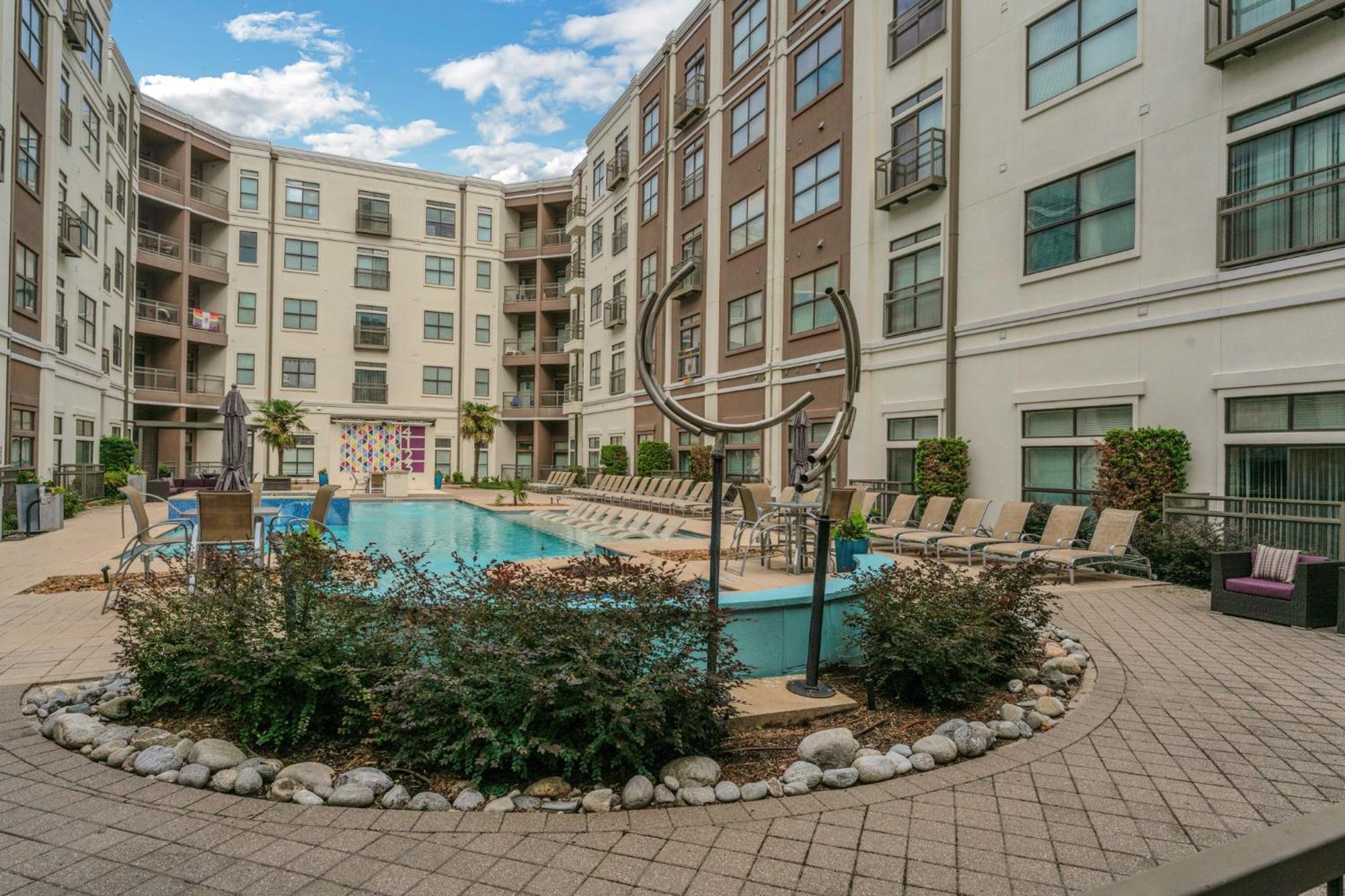 Cs 3206 Elegant 2br , Pool, Gym, Parking Dallas