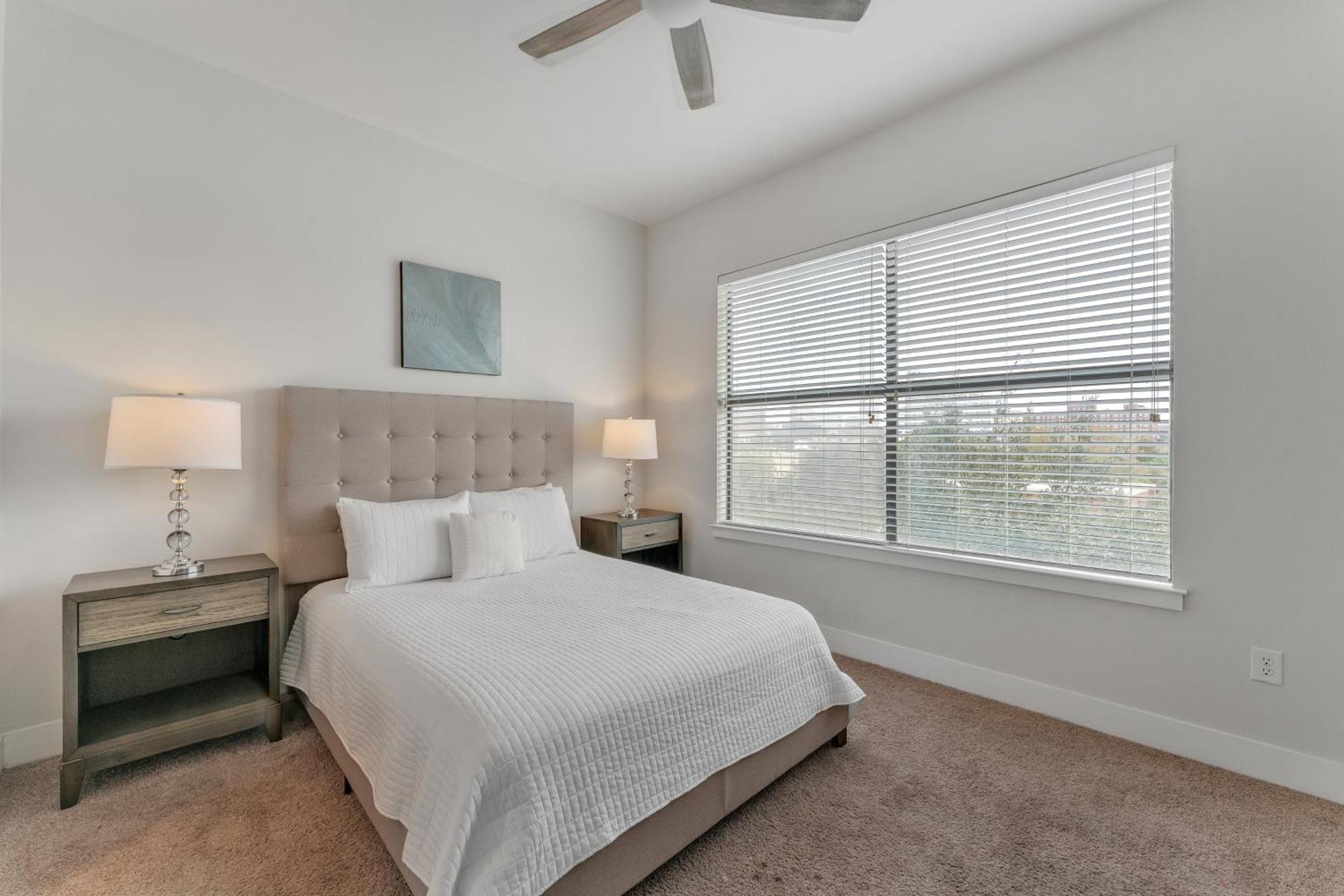 Cs 3206 Elegant 2br , Pool, Gym, Parking *